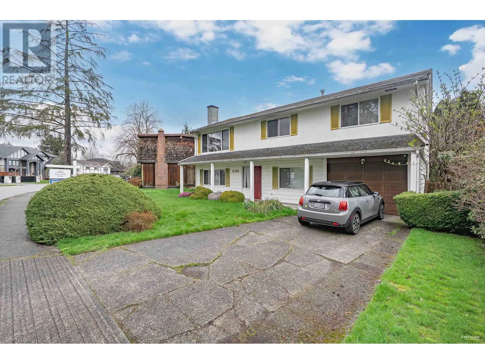 6160 REDFERN CRESCENT
