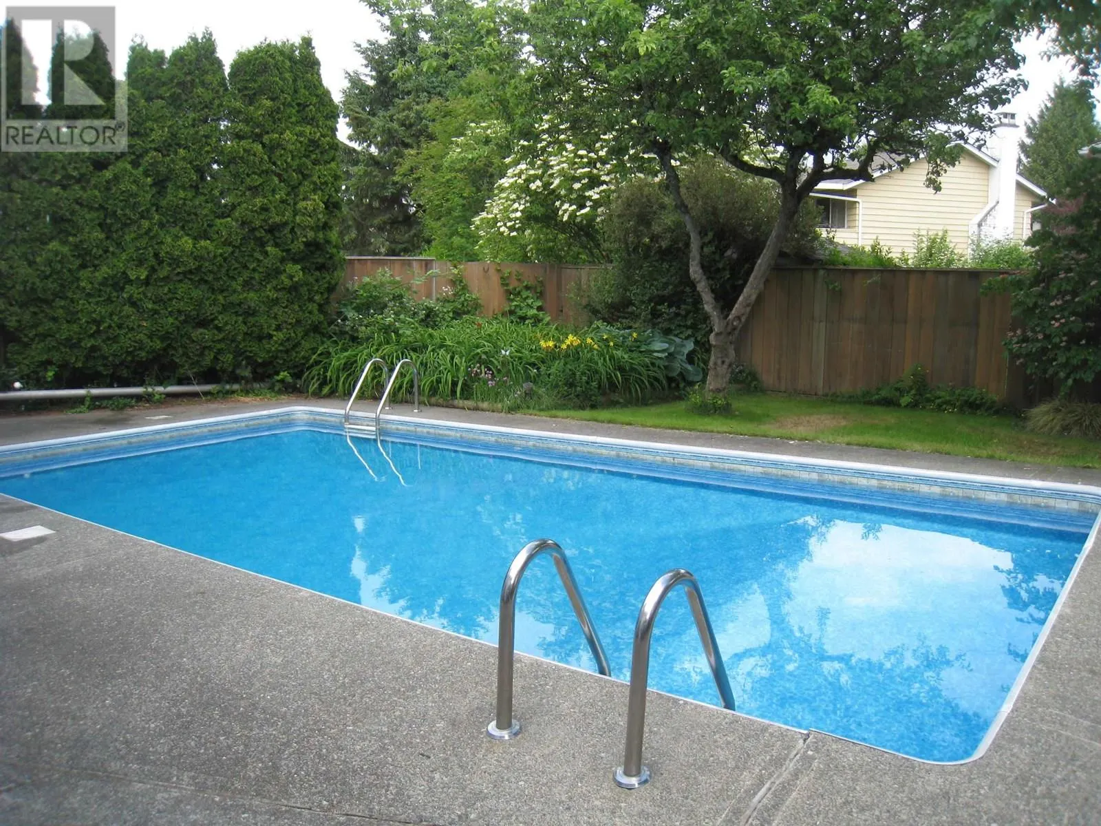 6160 REDFERN CRESCENT