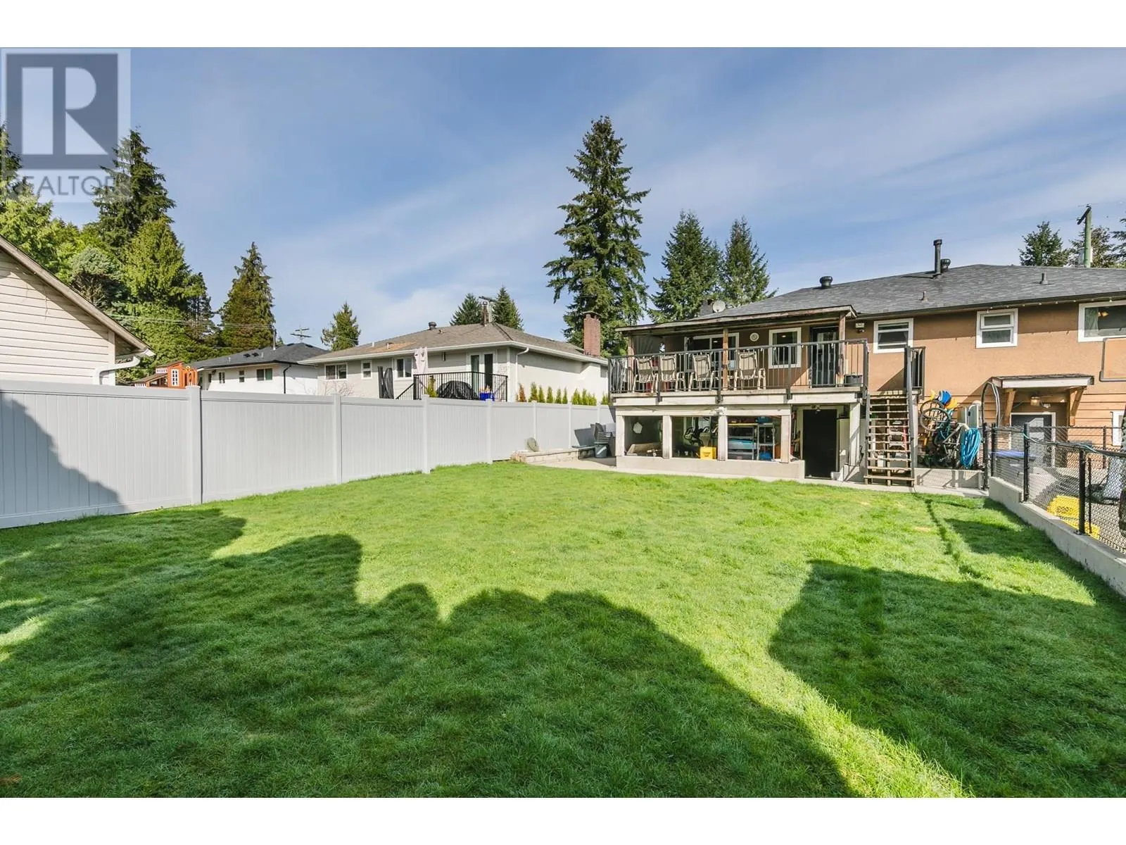 325 SEAVIEW DRIVE