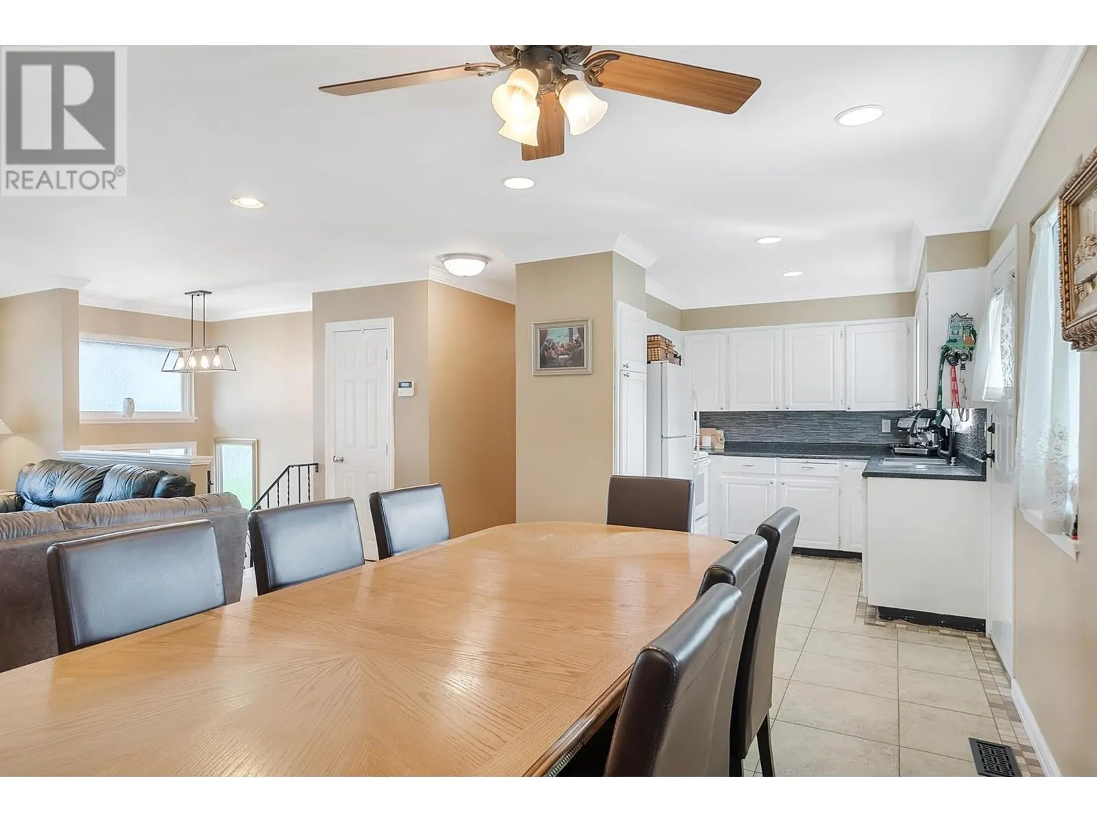325 SEAVIEW DRIVE