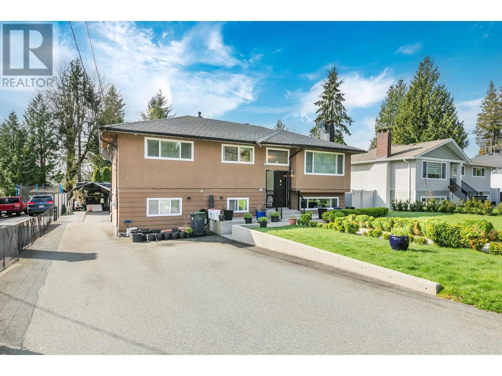 325 SEAVIEW DRIVE