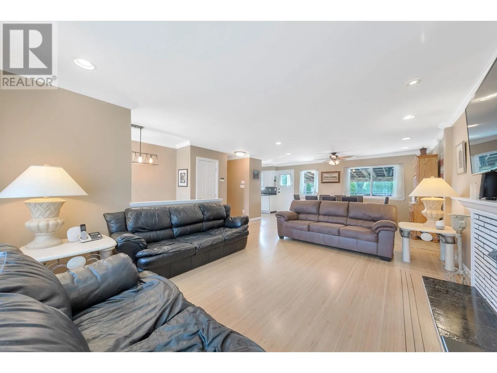 325 SEAVIEW DRIVE