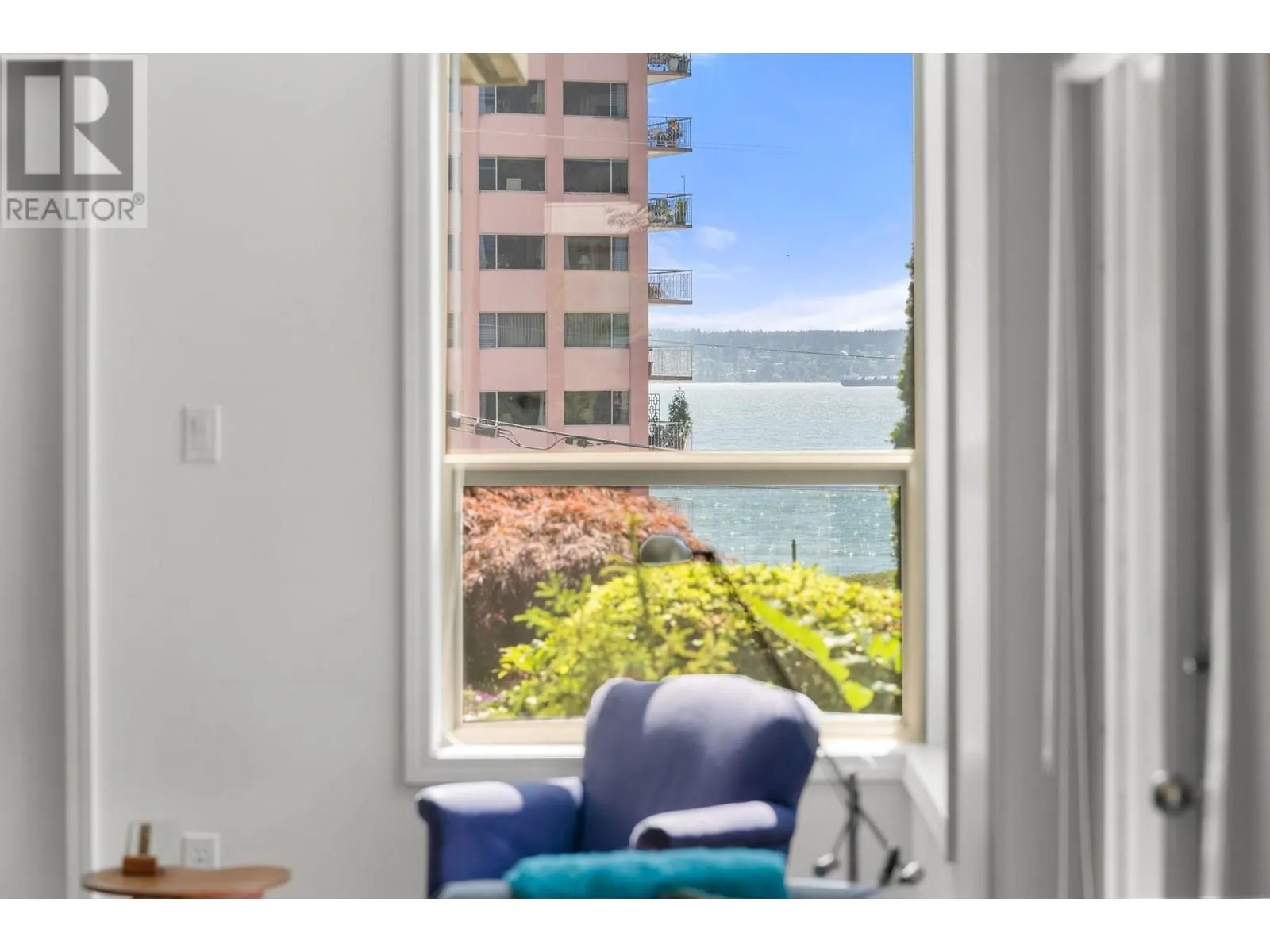 101 2202 MARINE DRIVE