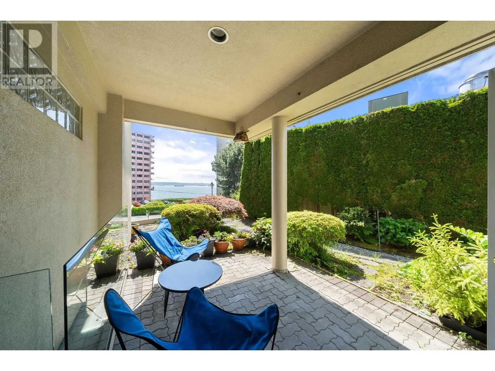 101 2202 MARINE DRIVE