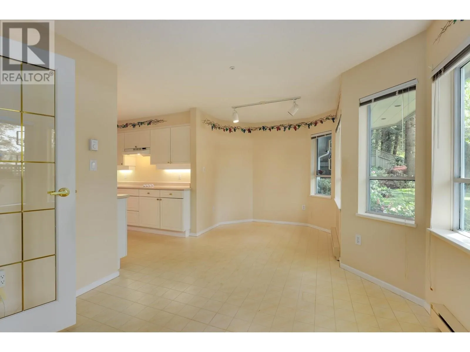 104 3690 BANFF COURT