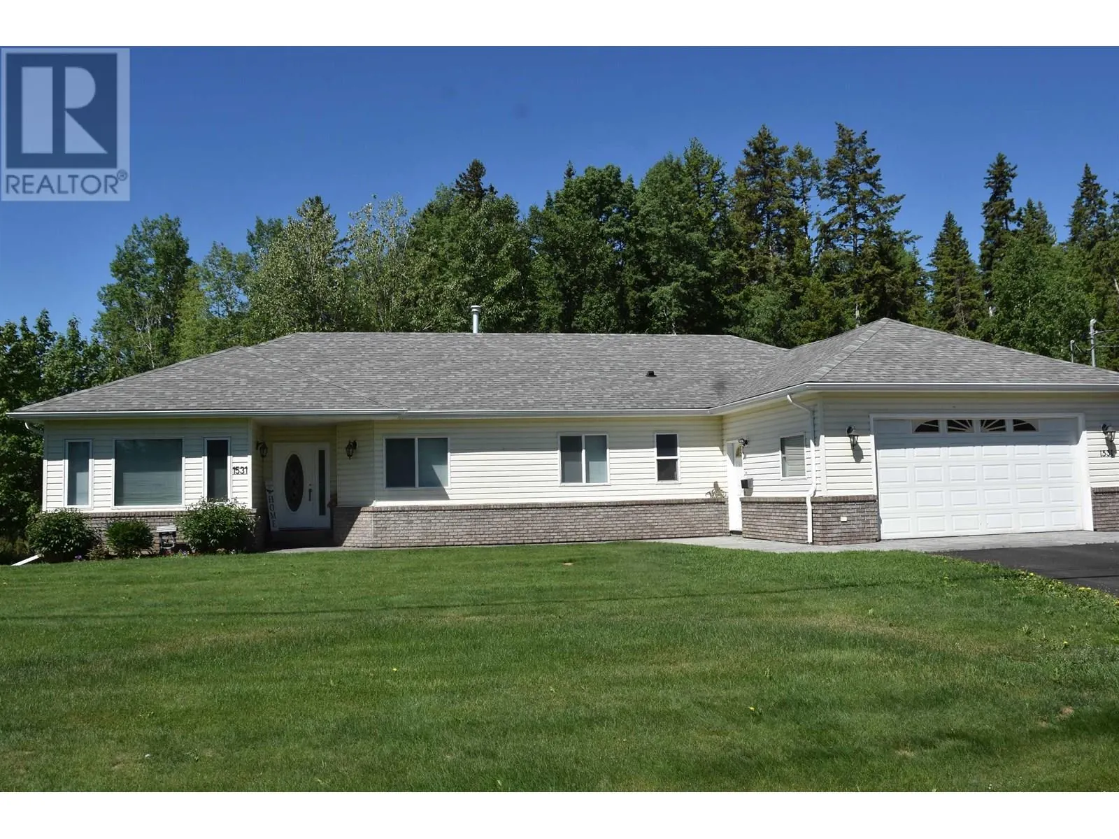 1531 BEACH CRESCENT