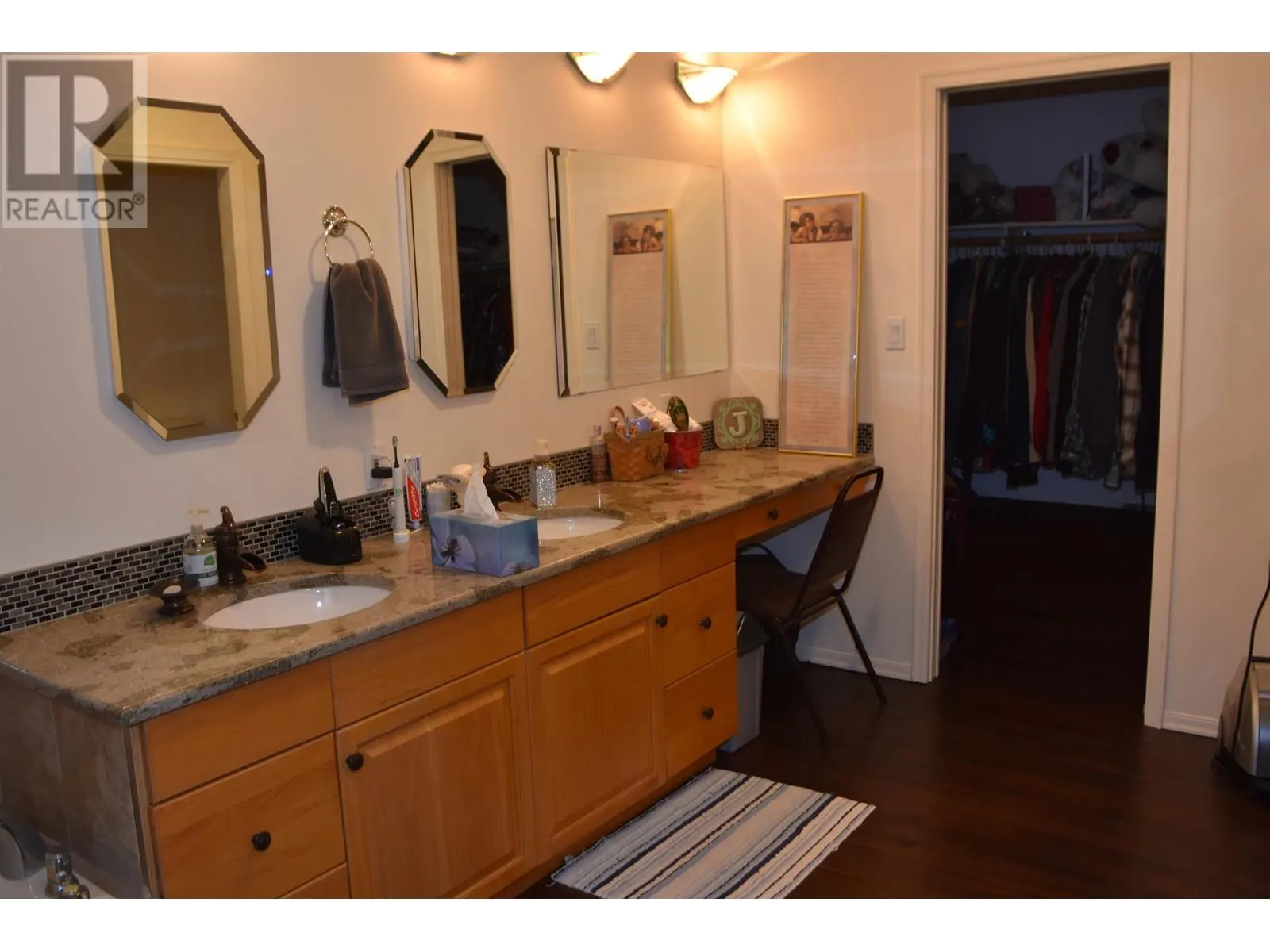 1531 BEACH CRESCENT