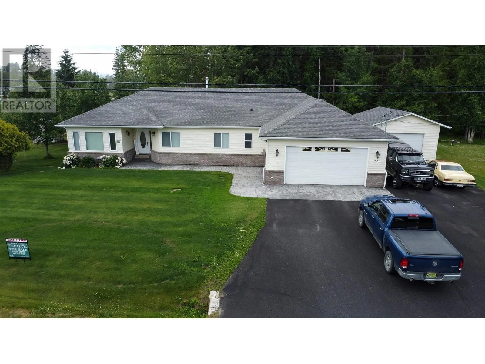1531 BEACH CRESCENT