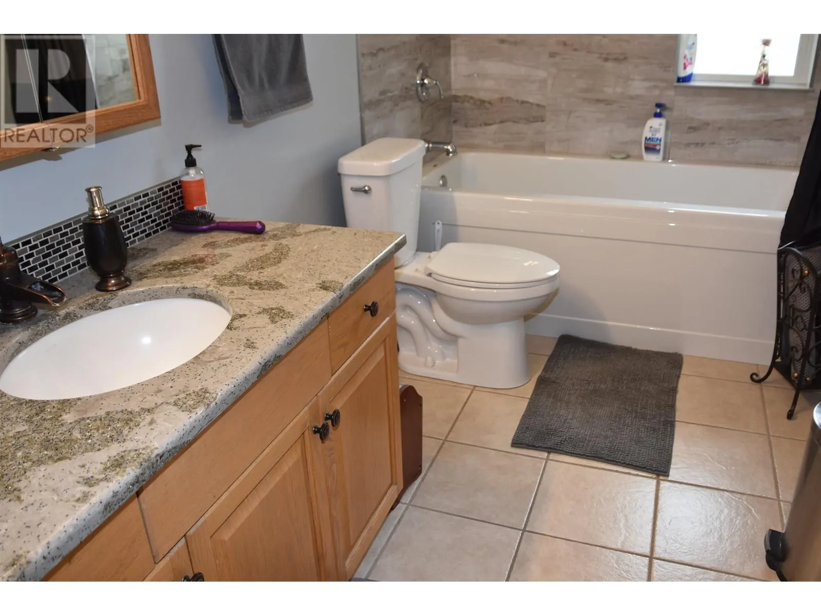 1531 BEACH CRESCENT