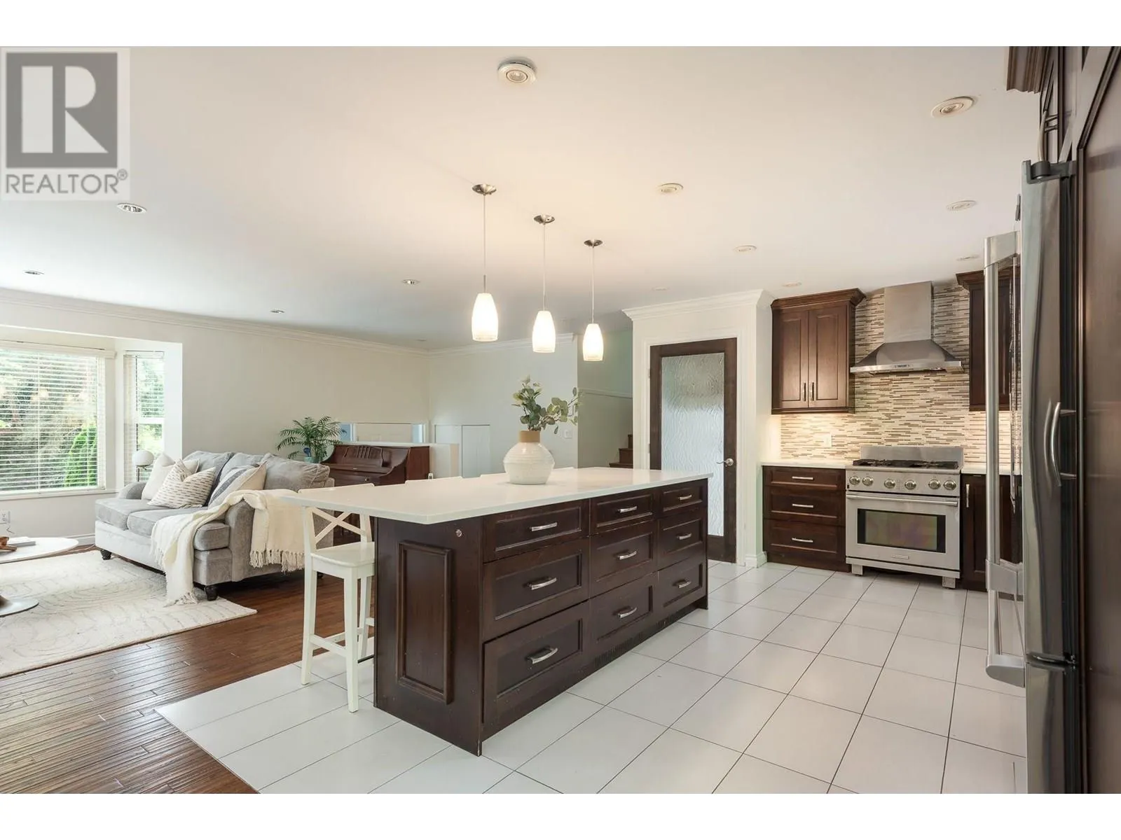 9 SYMMES BAY