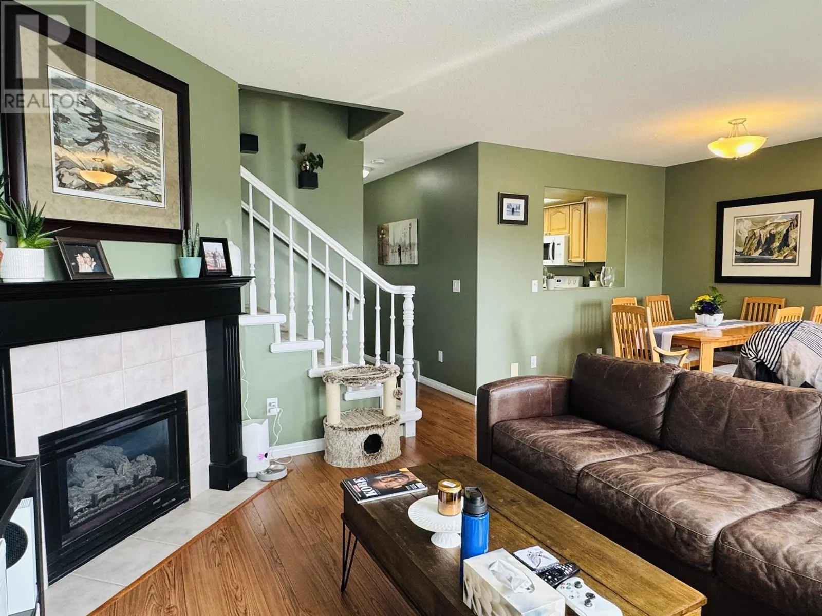 6 350 PEARKES DRIVE