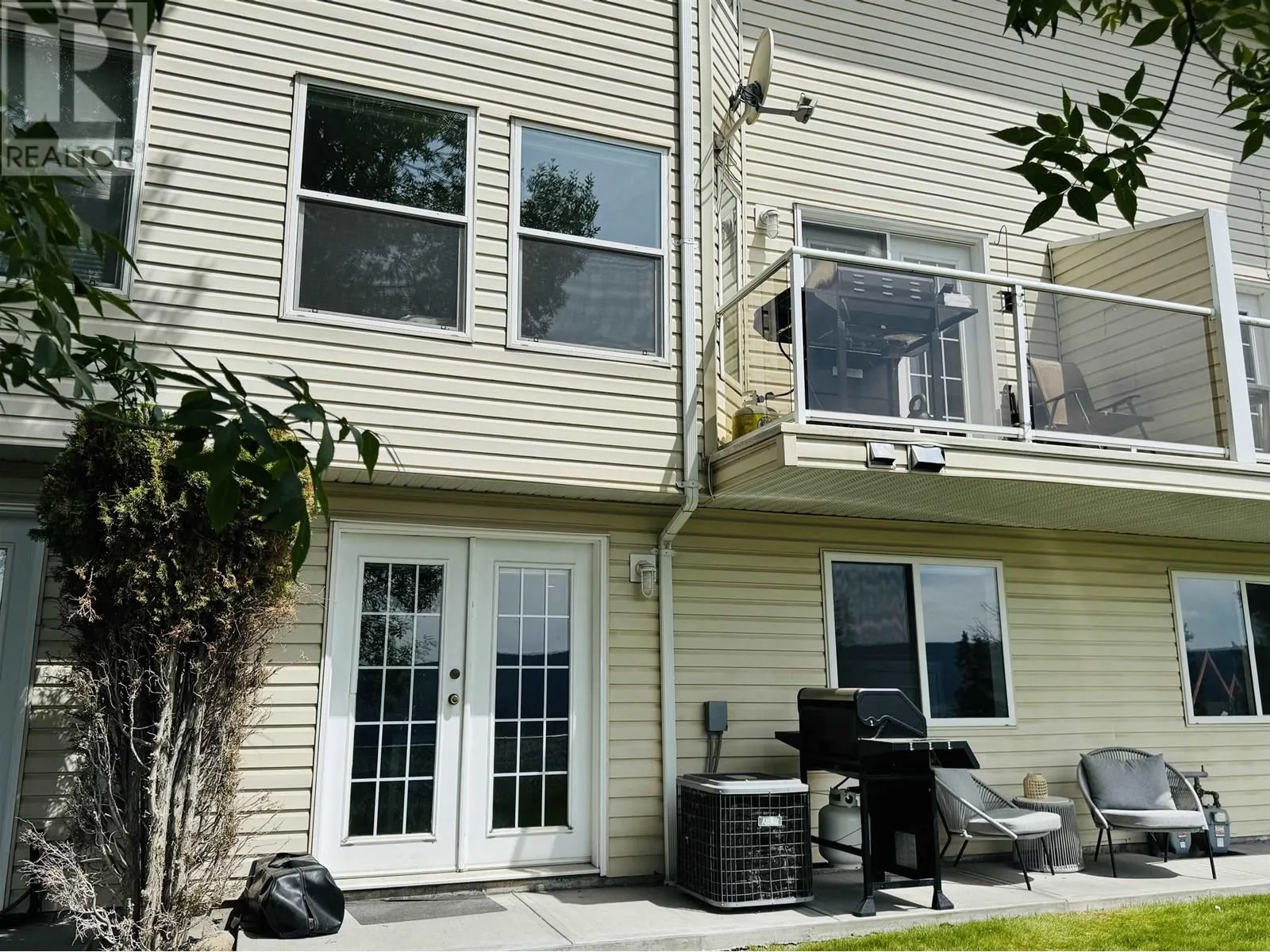 6 350 PEARKES DRIVE