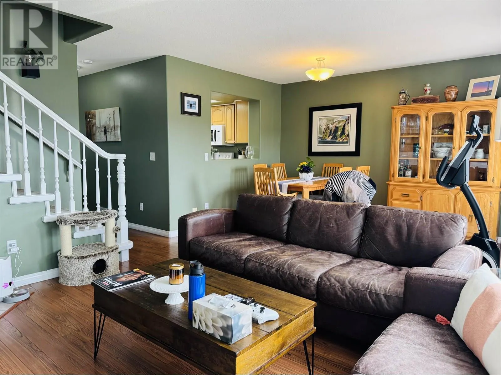 6 350 PEARKES DRIVE