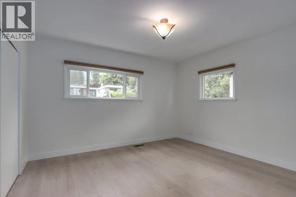 181 W WINDSOR ROAD