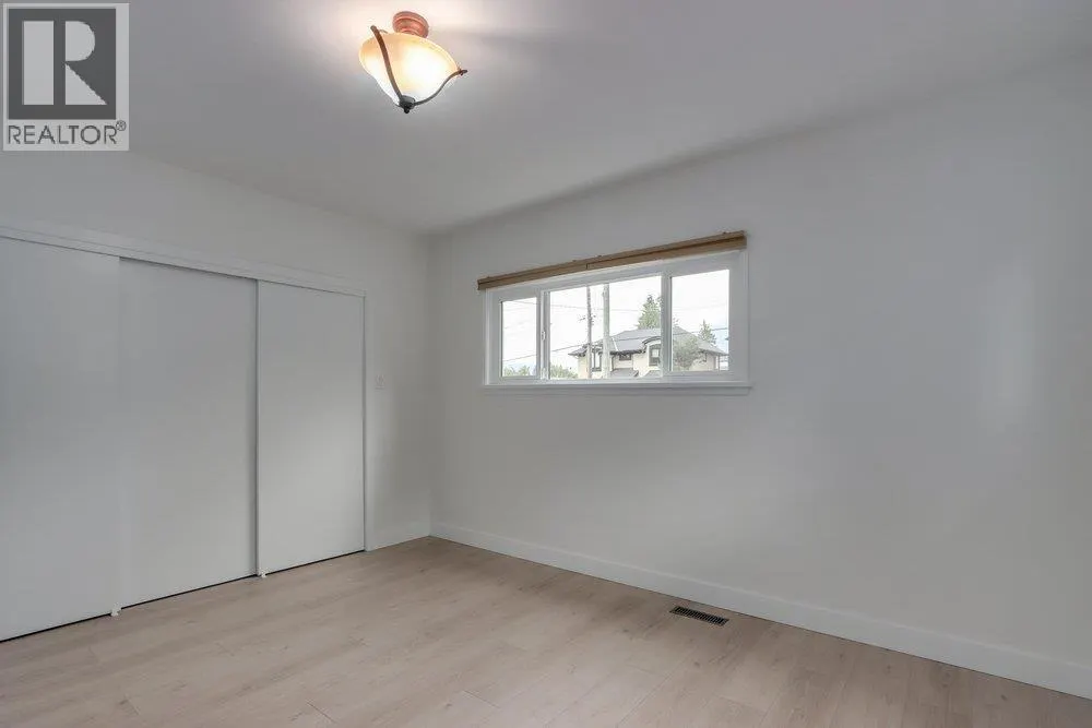 181 W WINDSOR ROAD