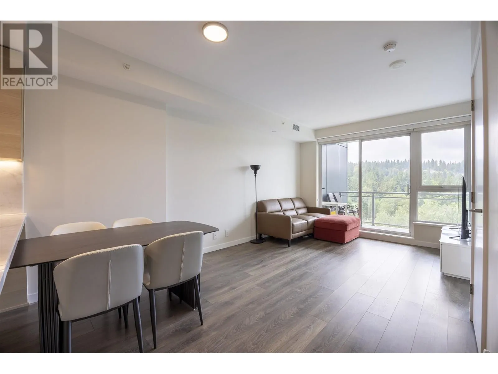 1806 308 MORRISSEY ROAD
