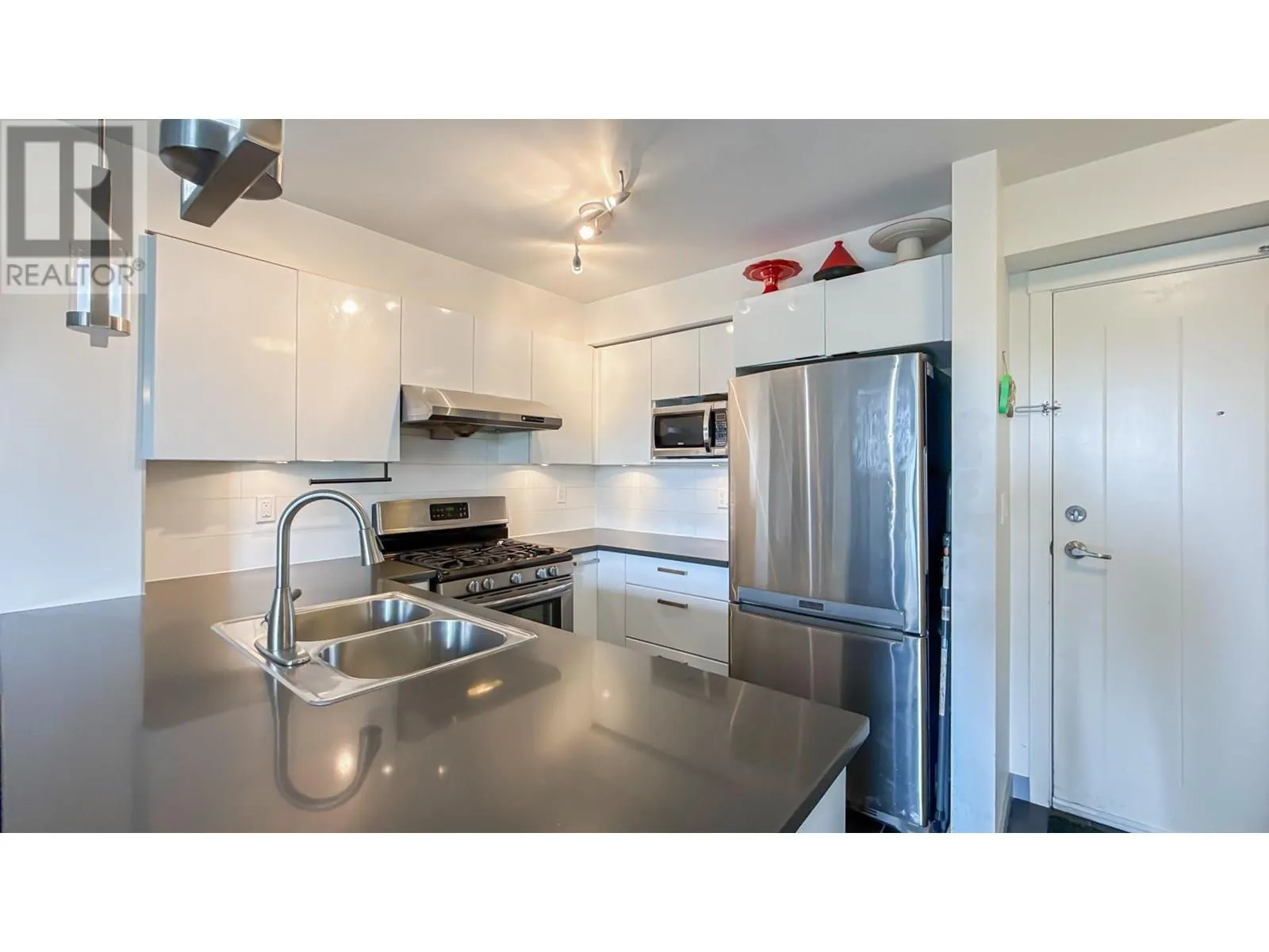 322 12339 STEVESTON HIGHWAY