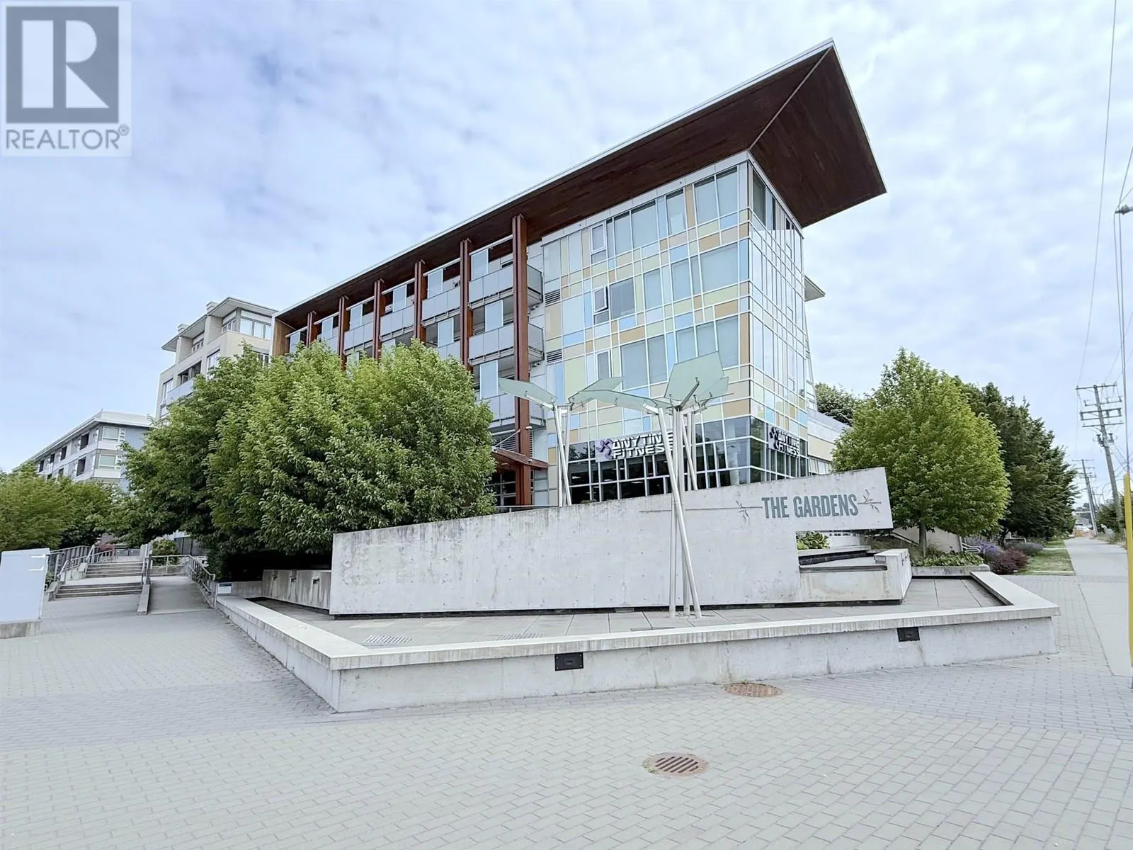 322 12339 STEVESTON HIGHWAY