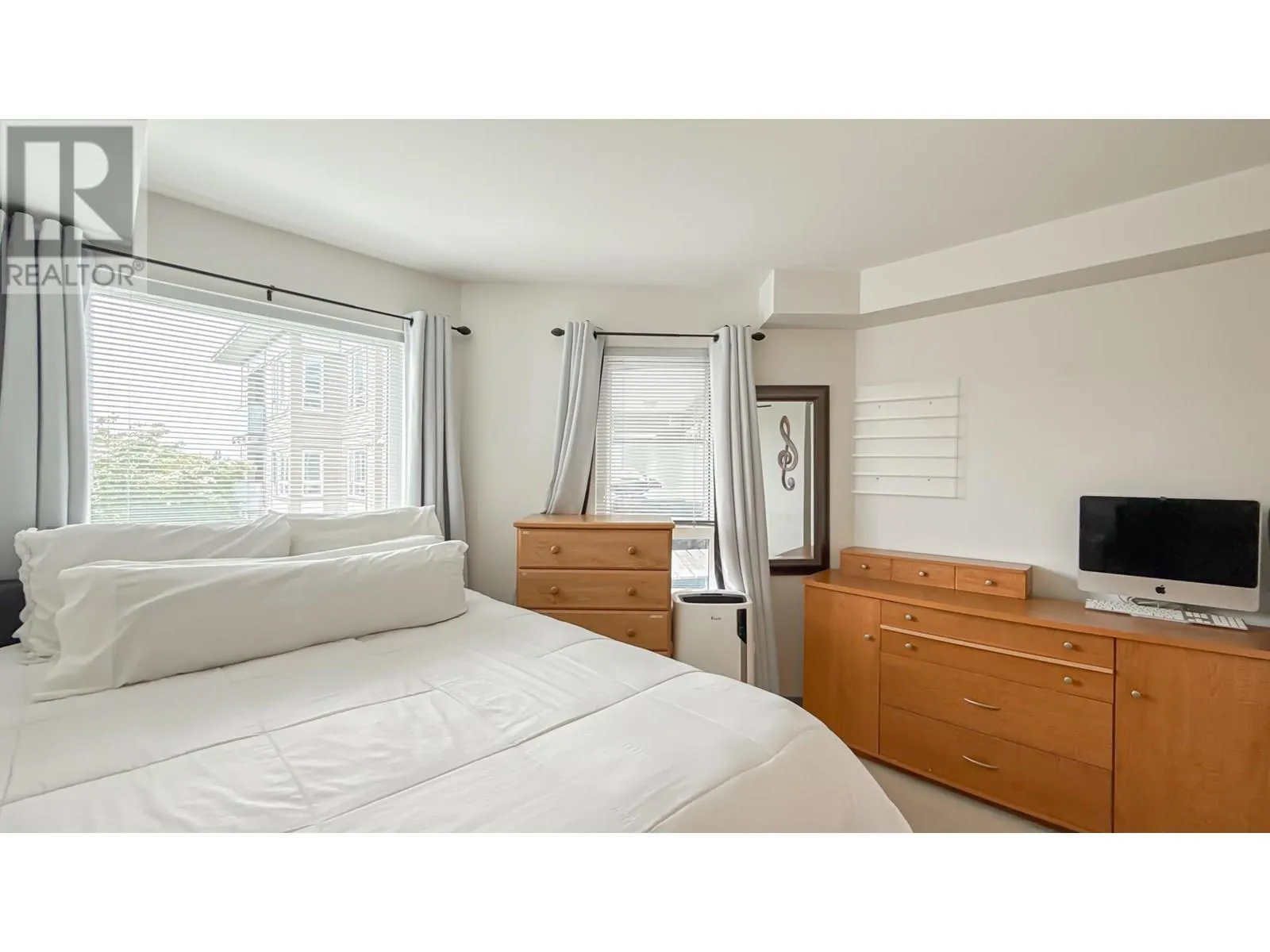 322 12339 STEVESTON HIGHWAY