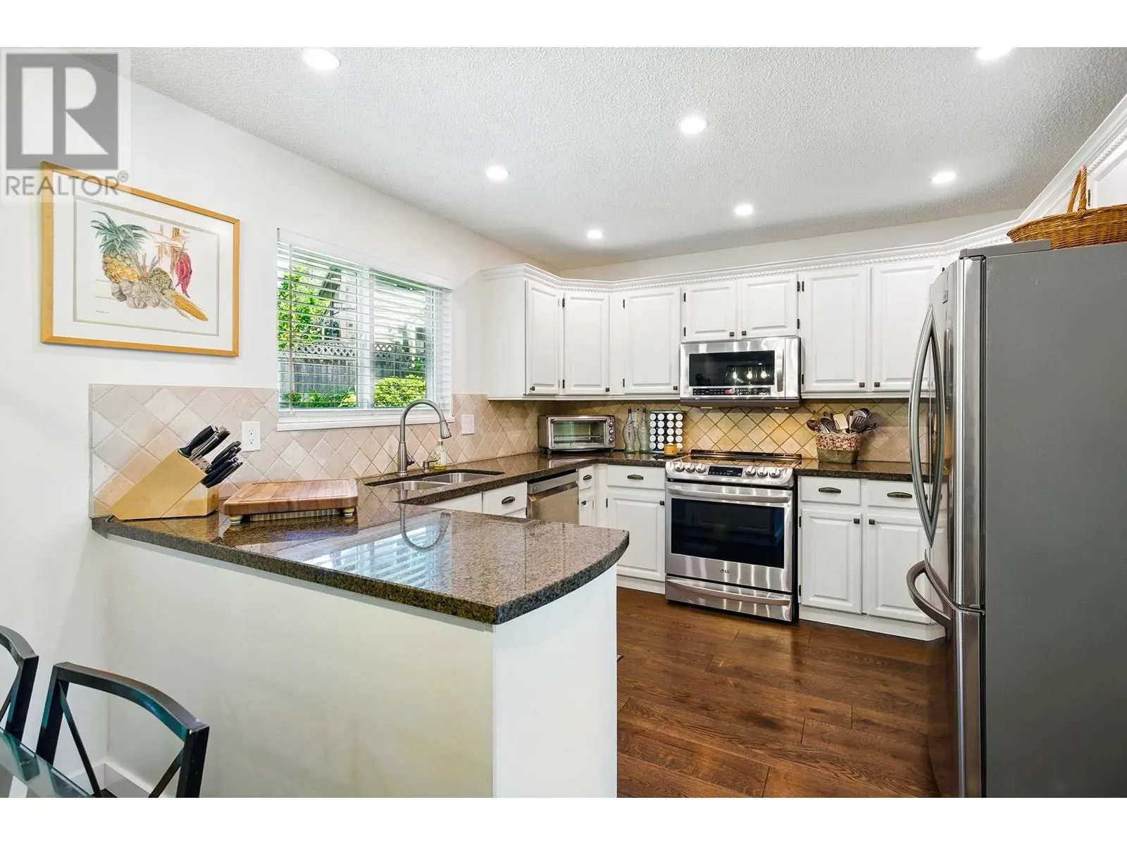 1613 HEMLOCK PLACE
