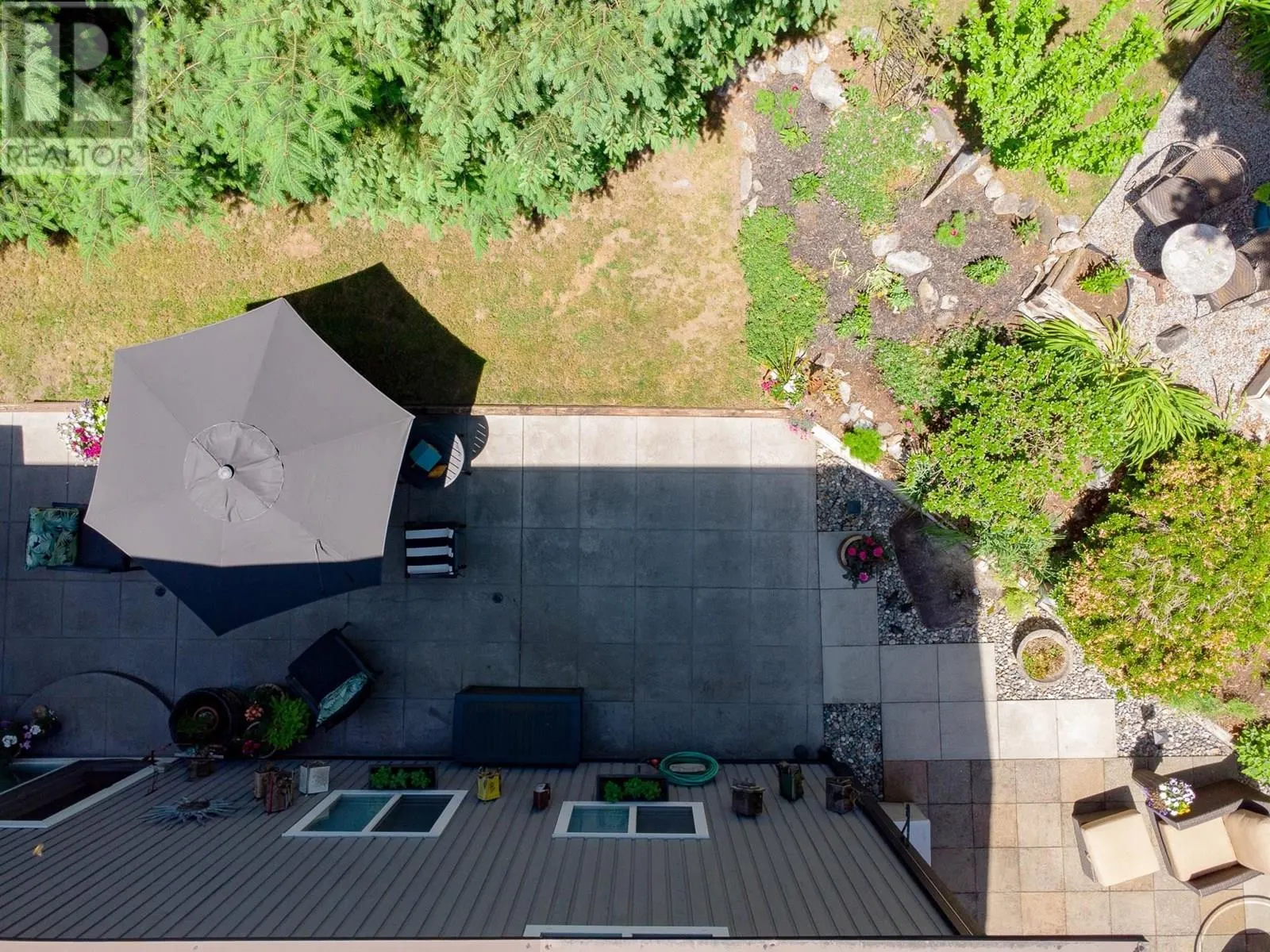 1613 HEMLOCK PLACE