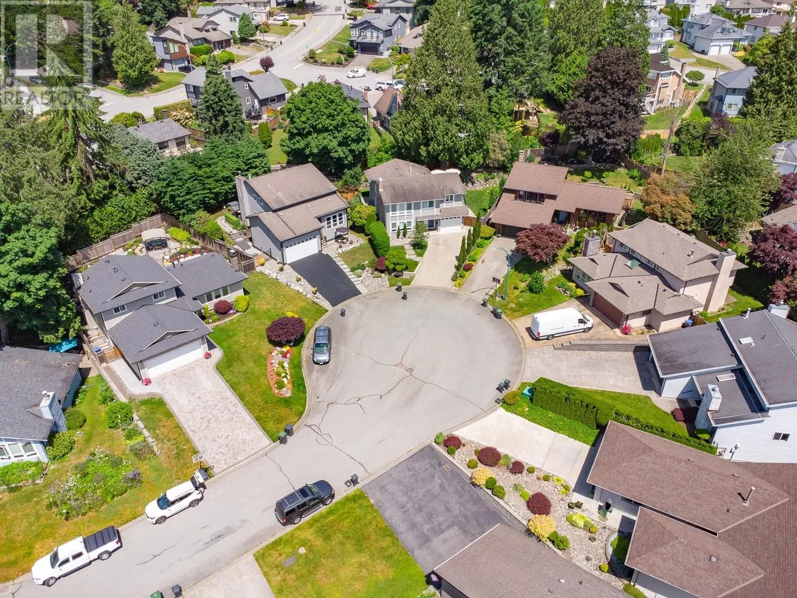 1613 HEMLOCK PLACE