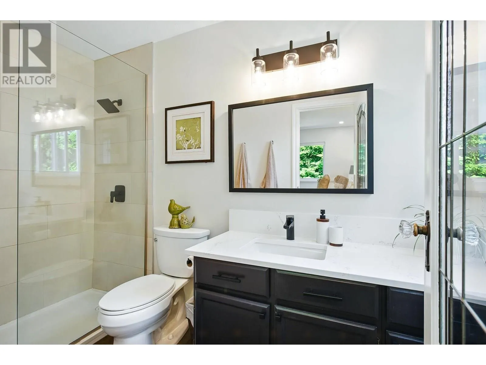 1613 HEMLOCK PLACE
