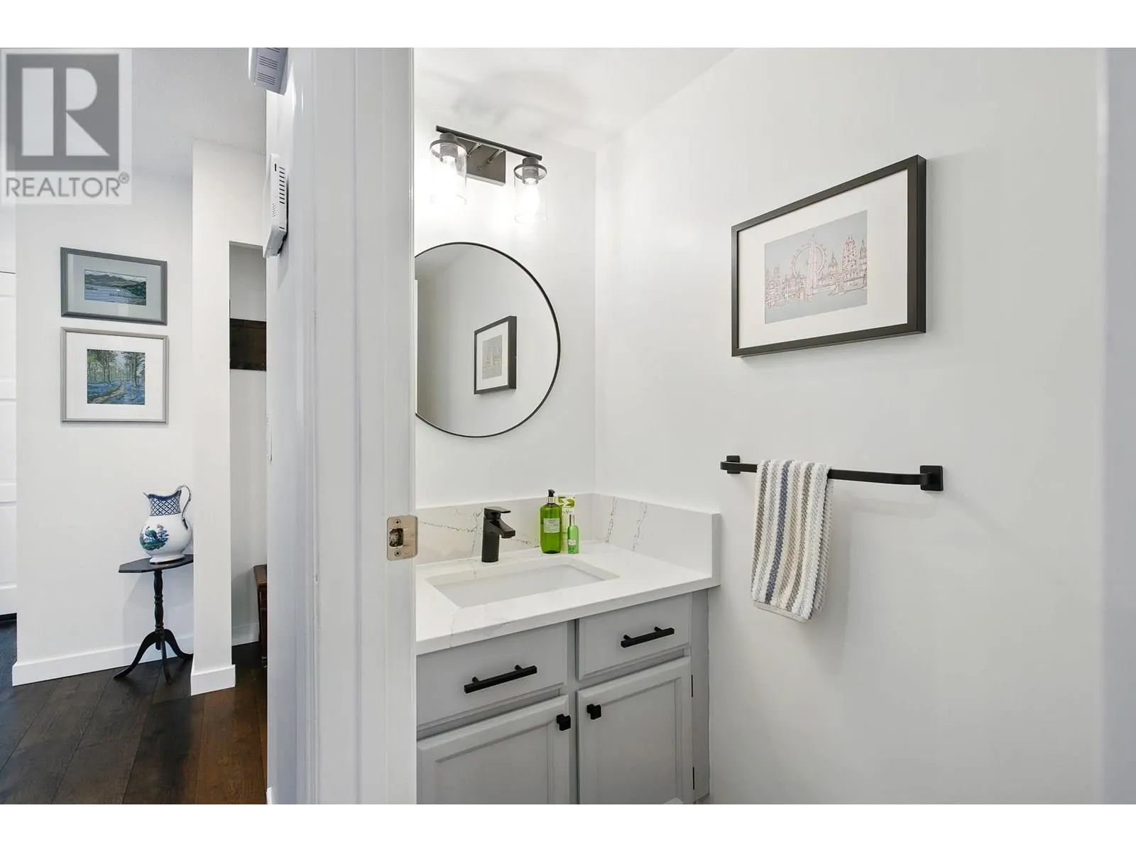 1613 HEMLOCK PLACE