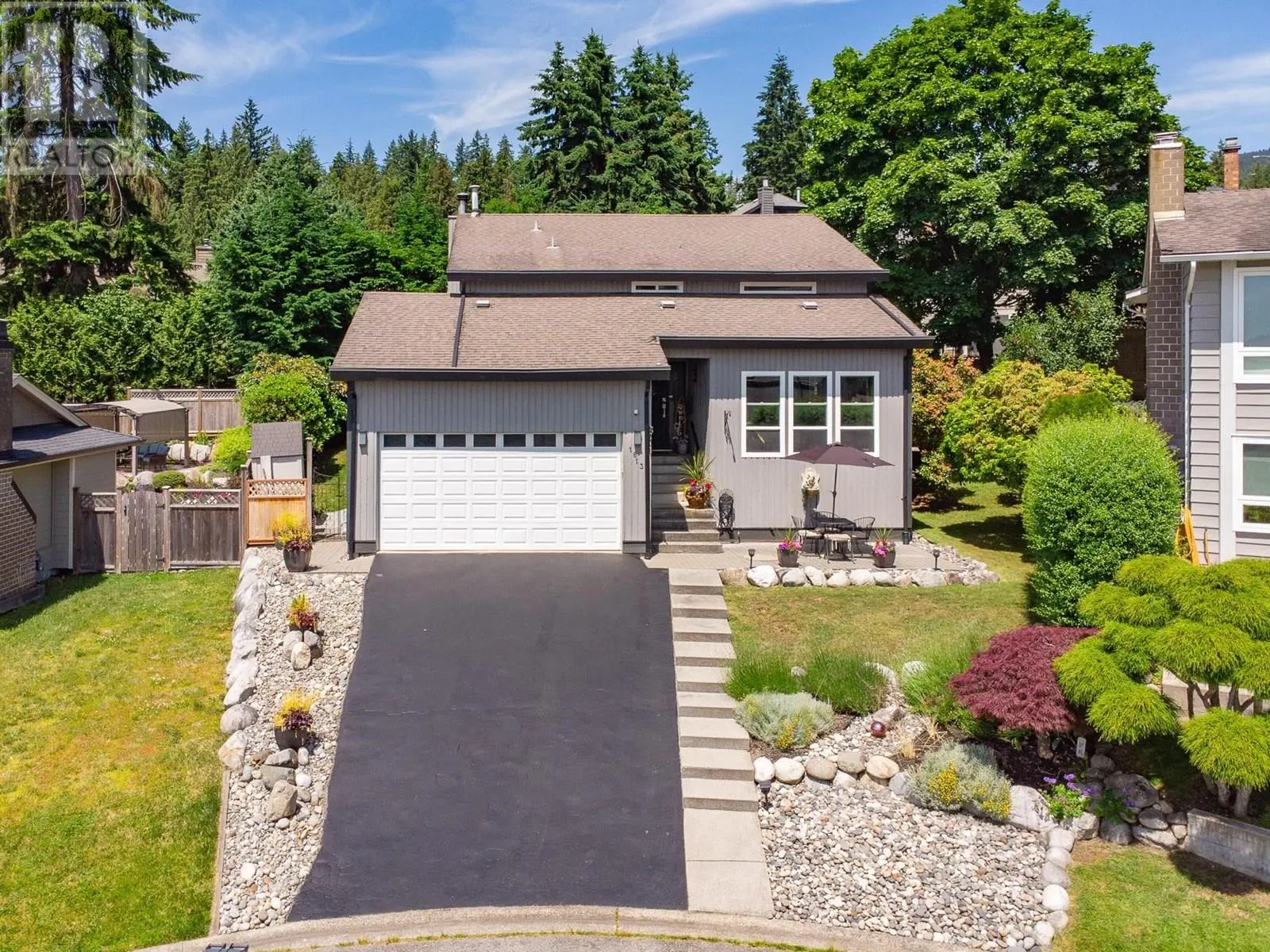 1613 HEMLOCK PLACE