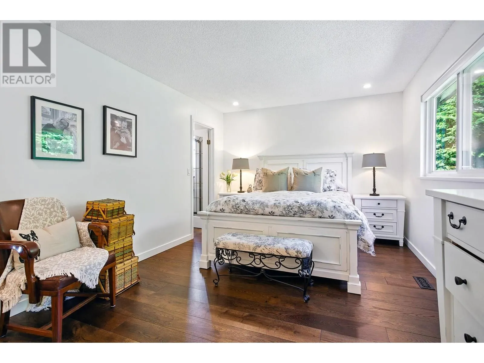 1613 HEMLOCK PLACE