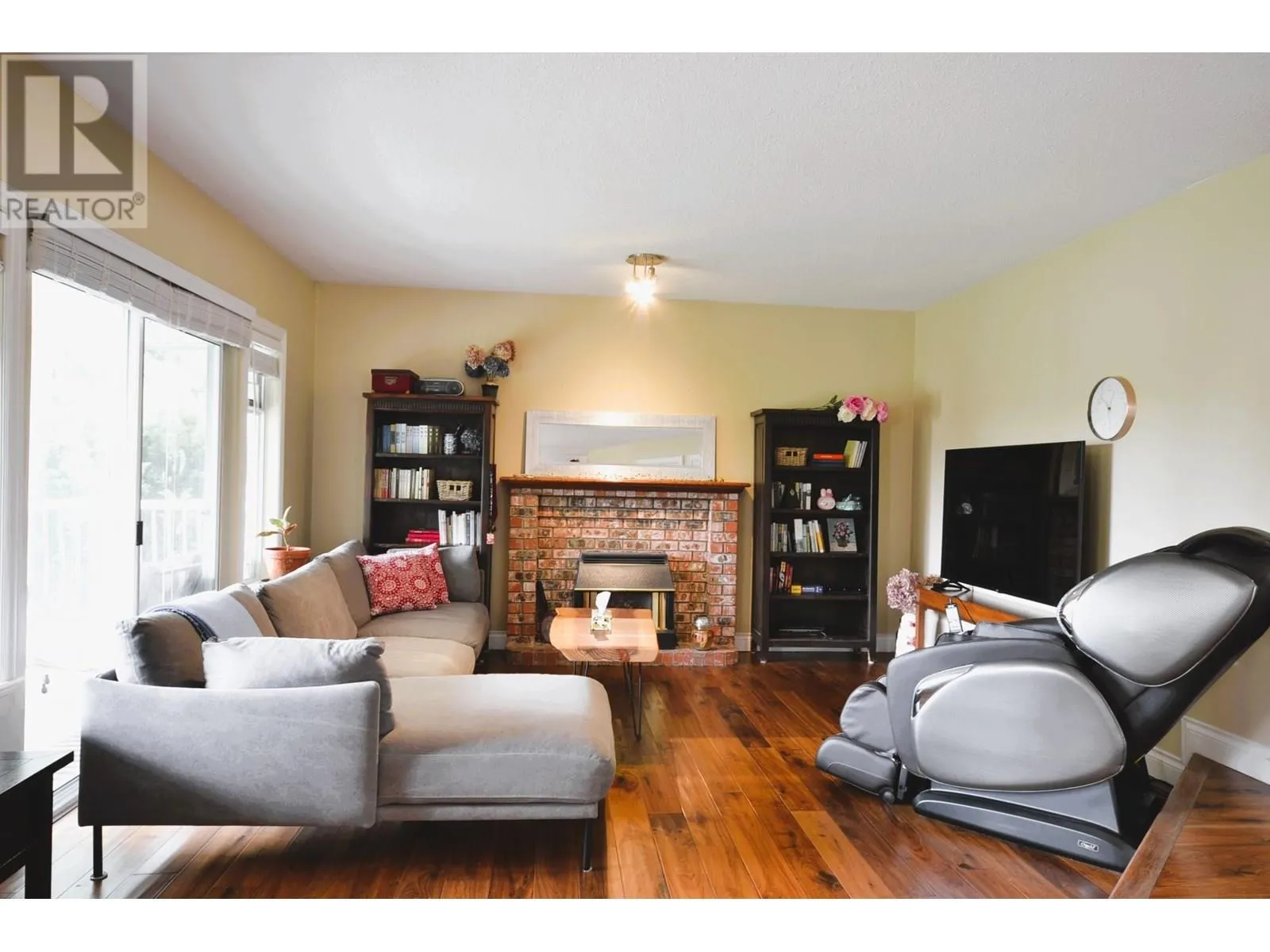 15 PARKWOOD PLACE