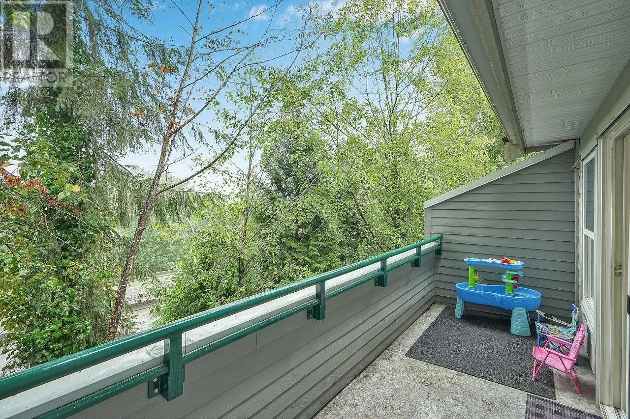 144 SHORELINE CIRCLE