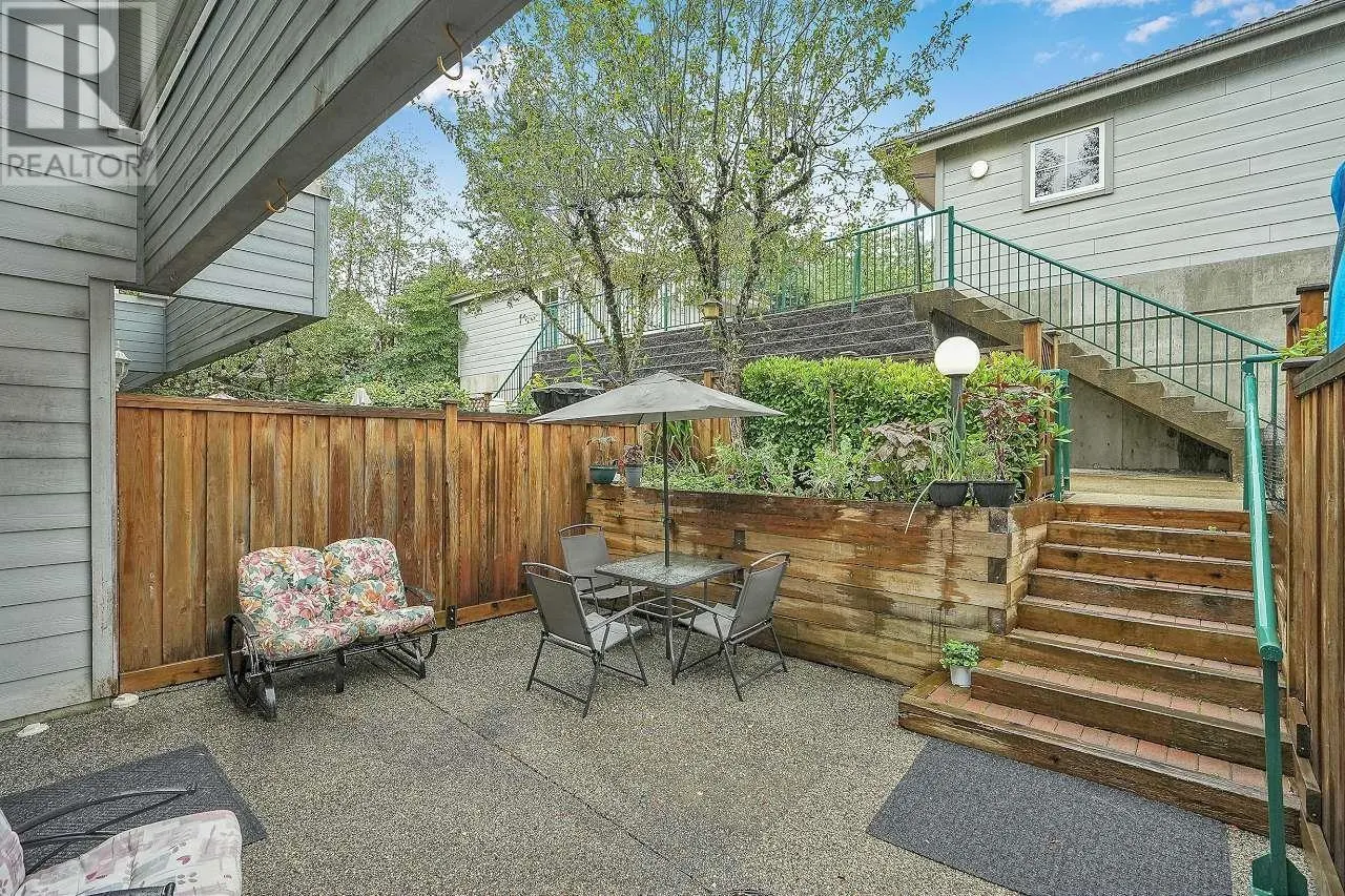 144 SHORELINE CIRCLE