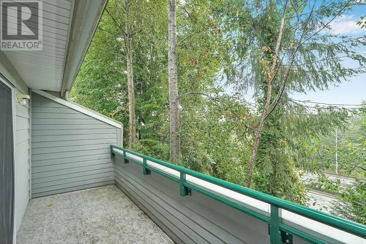 144 SHORELINE CIRCLE