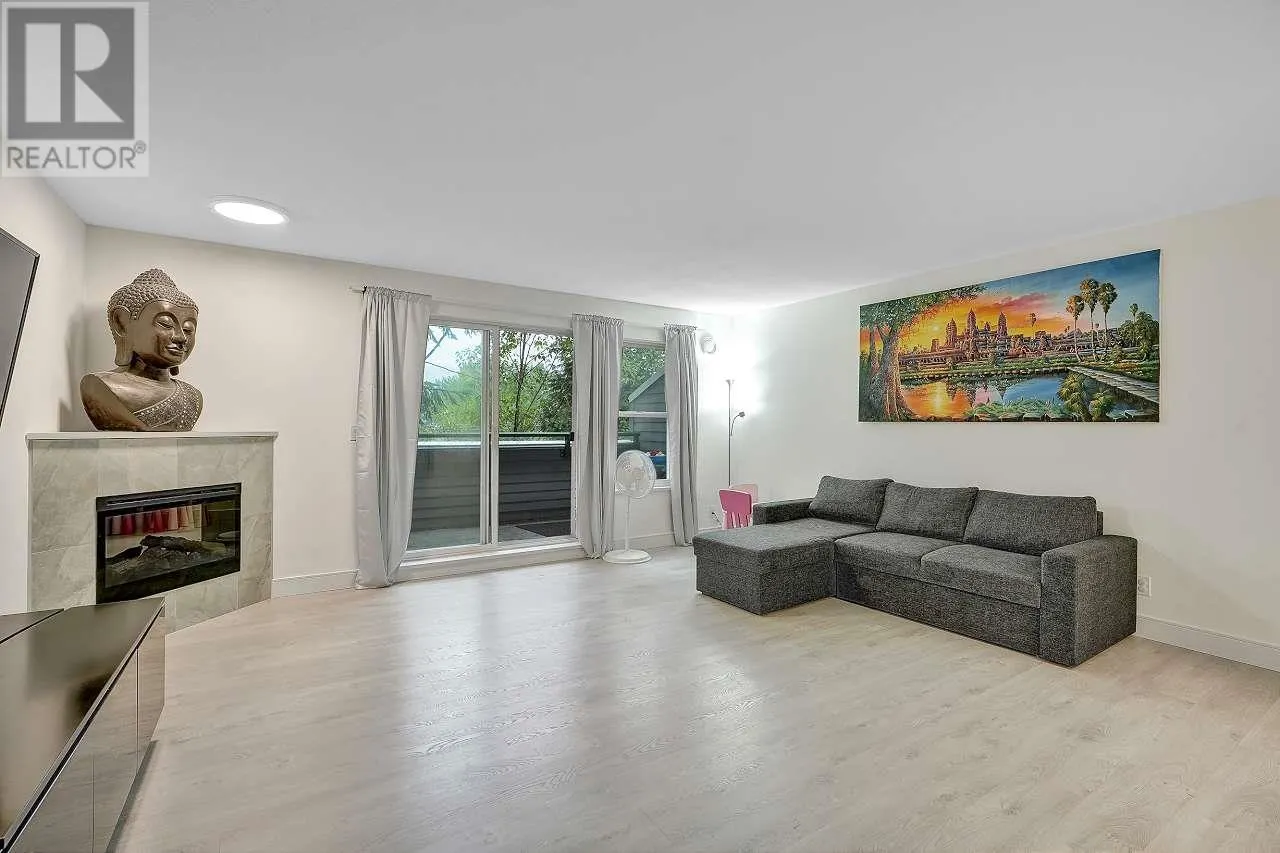 144 SHORELINE CIRCLE
