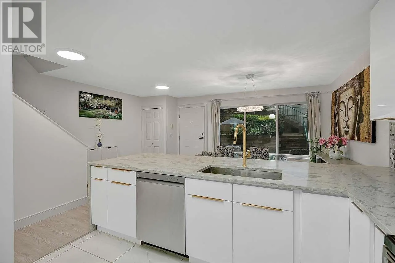 144 SHORELINE CIRCLE