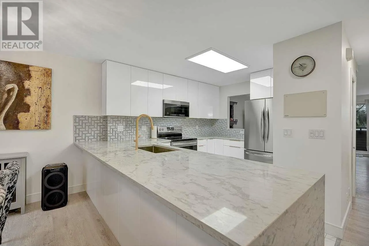 144 SHORELINE CIRCLE