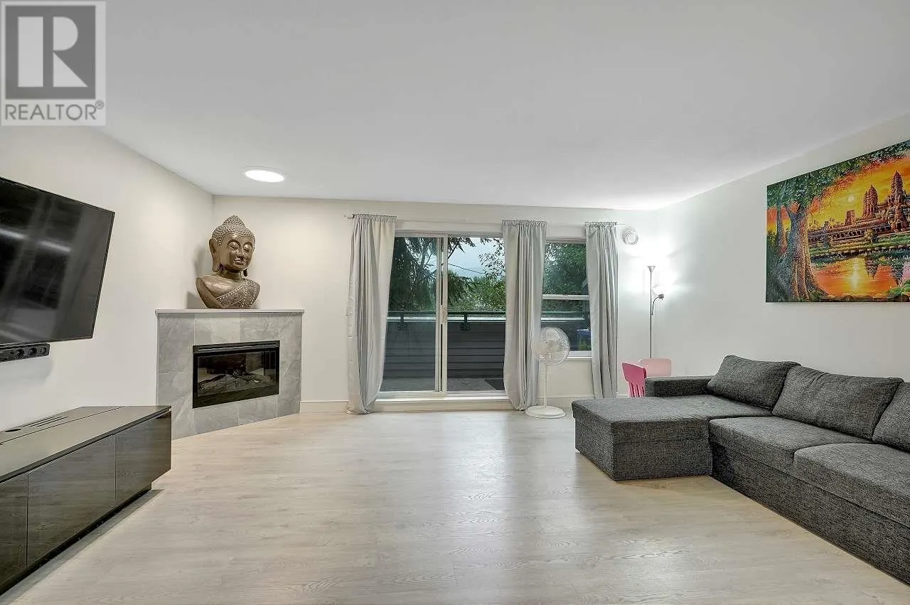 144 SHORELINE CIRCLE