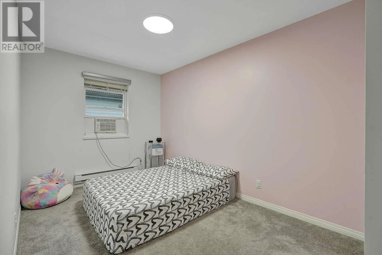 144 SHORELINE CIRCLE
