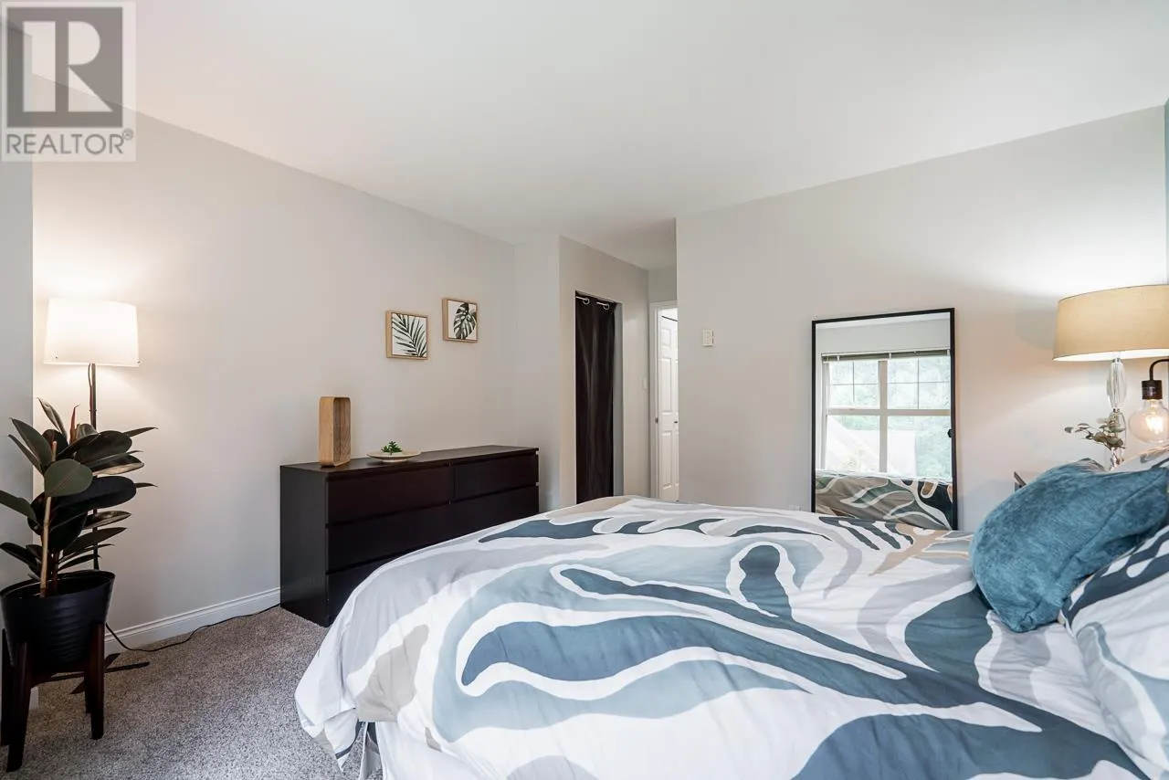56 65 FOXWOOD DRIVE