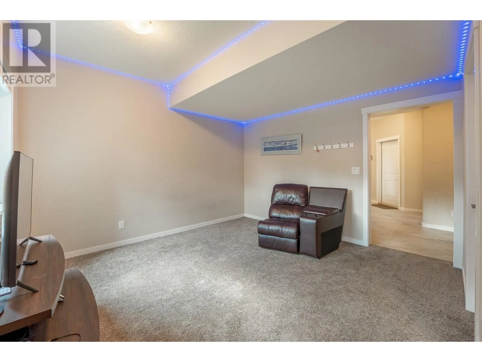 7669 CREEKSIDE WAY