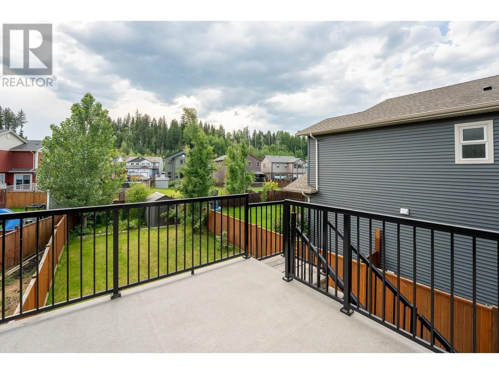 7669 CREEKSIDE WAY