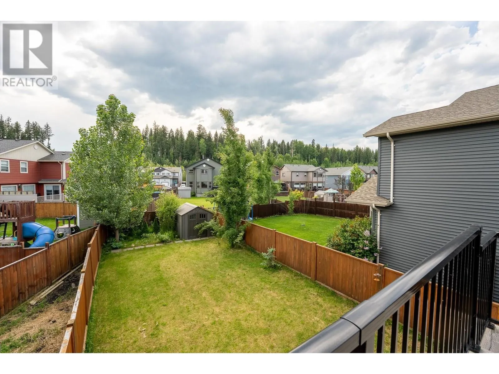 7669 CREEKSIDE WAY