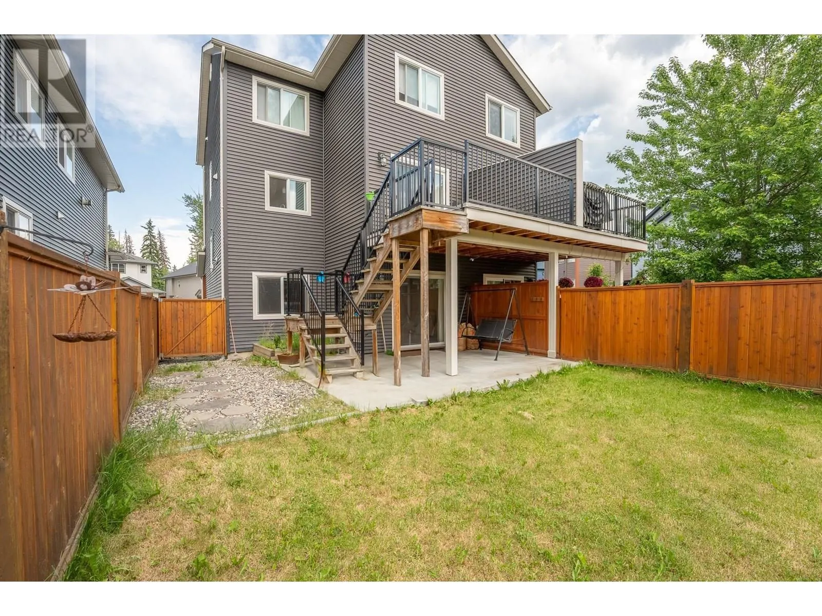 7669 CREEKSIDE WAY