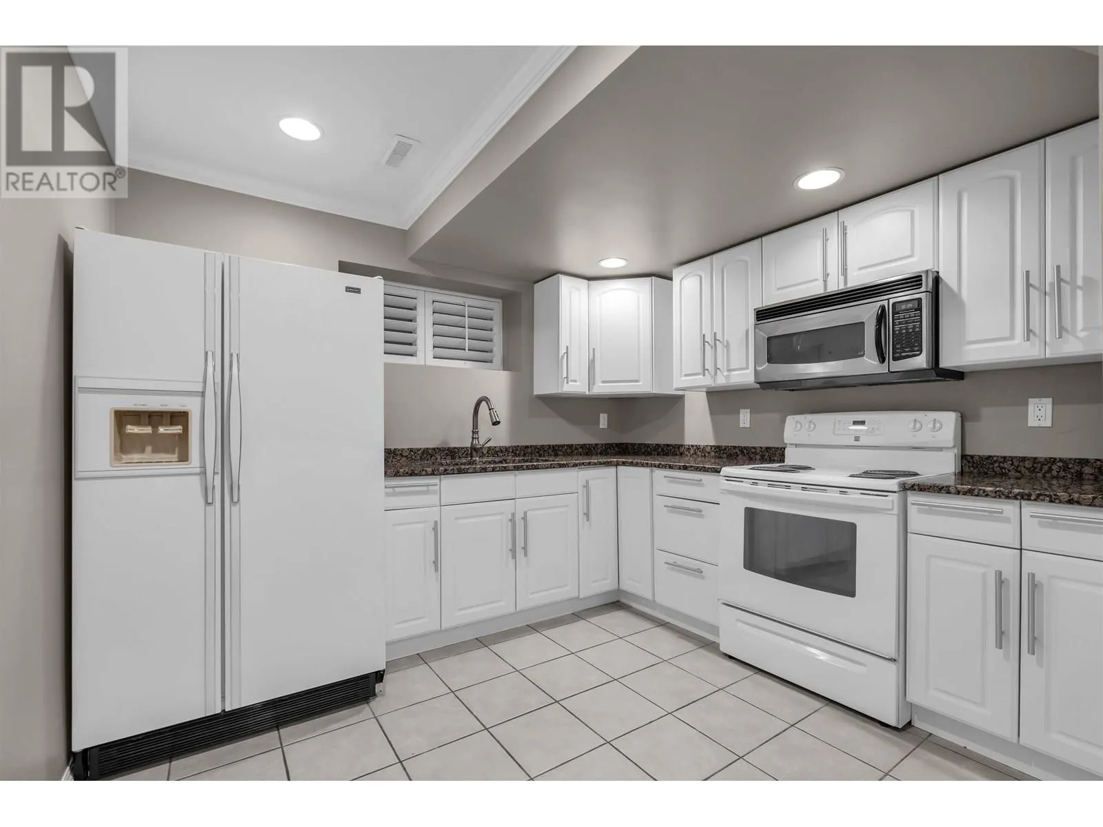 10 CEDARWOOD COURT