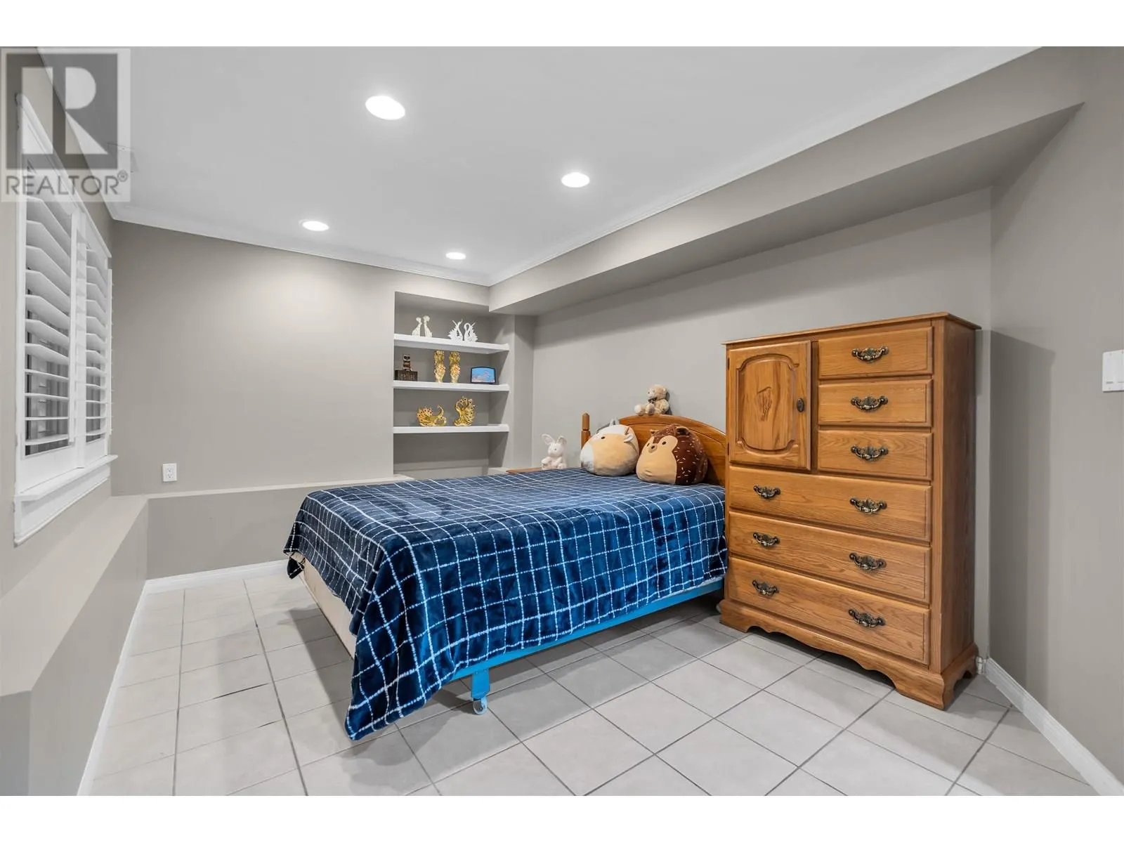 10 CEDARWOOD COURT