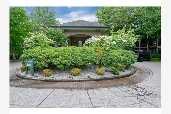 230 19528 FRASER HIGHWAY