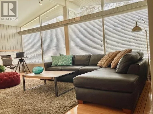708 W 48TH AVENUE