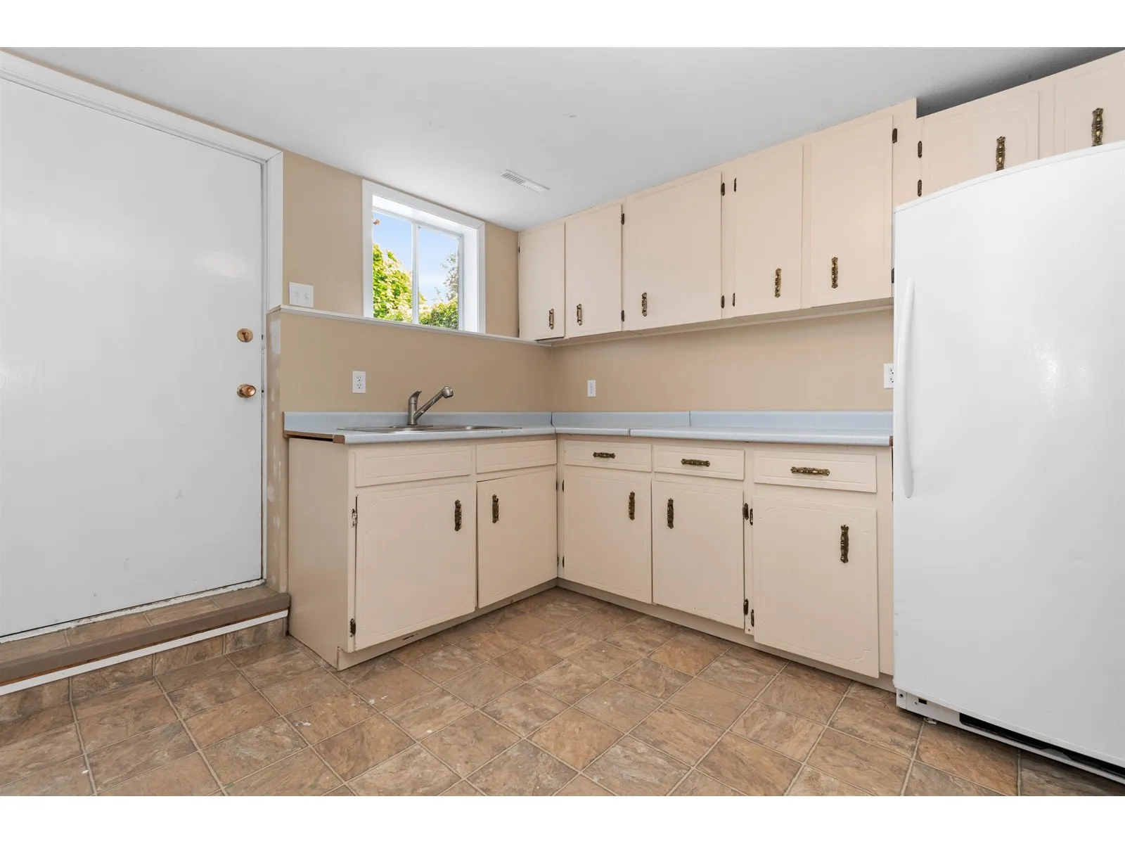 50590 YALE ROAD|Rosedale