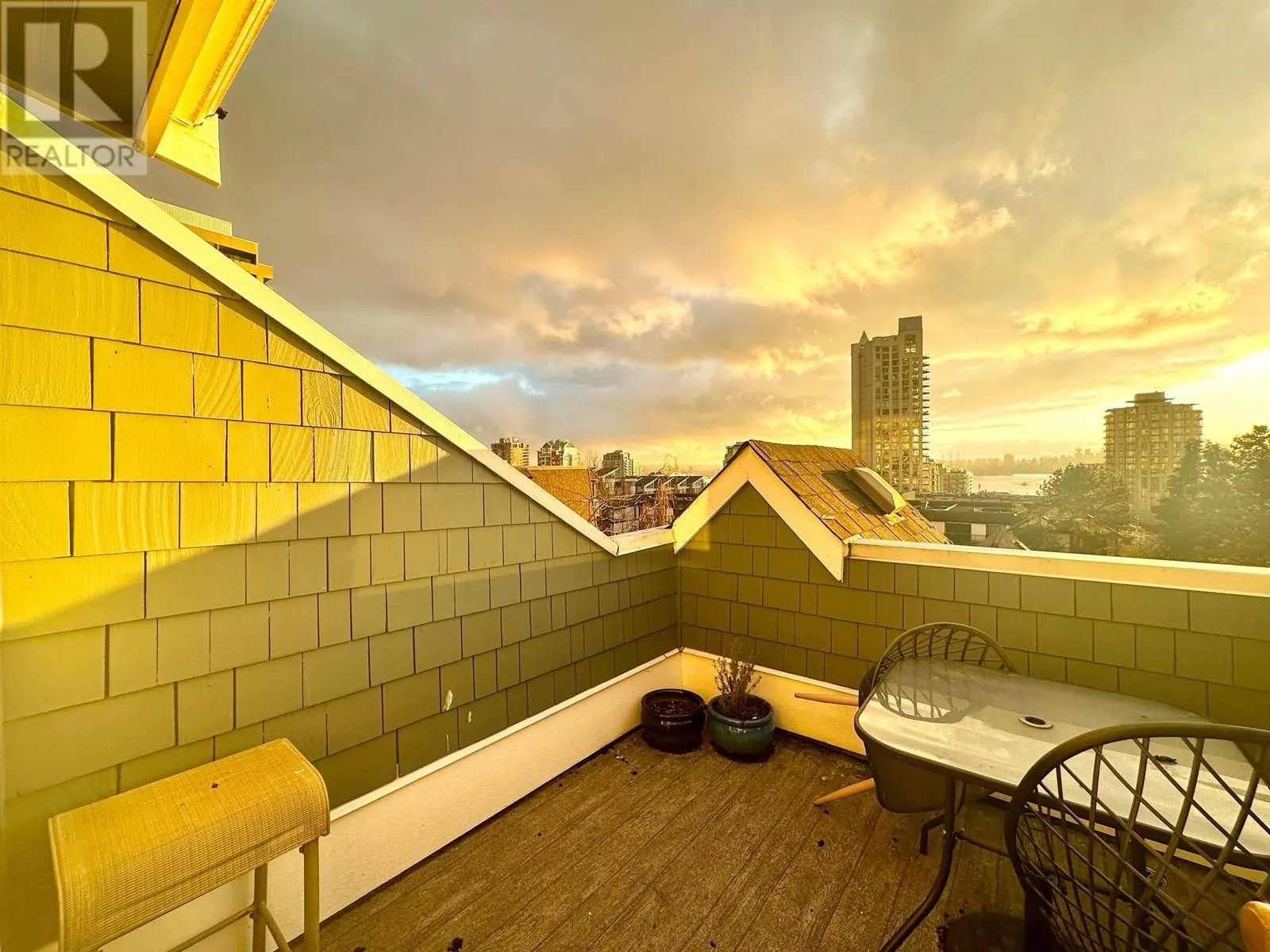 D 136 W 4TH STREET